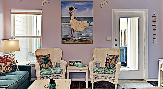 BC207 Beautifully Decorated Townhome, Heated Pool, 1 Minute to Beach