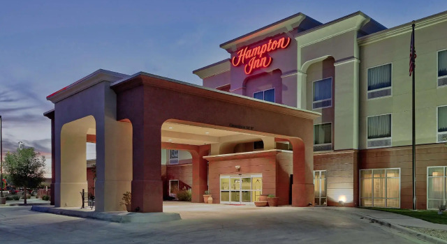 Кровать в общем номере Hampton Inn Lordsburg