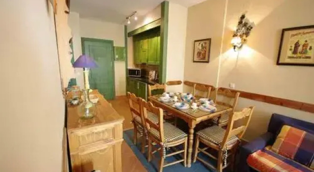 Apartments Dornajo 4/6 Pax. Asn, Varaa Huoneisto Pradollano 