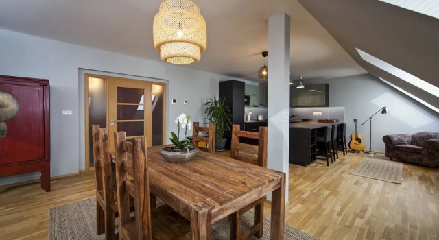 Spacious Treetop Apartment by easyBNB