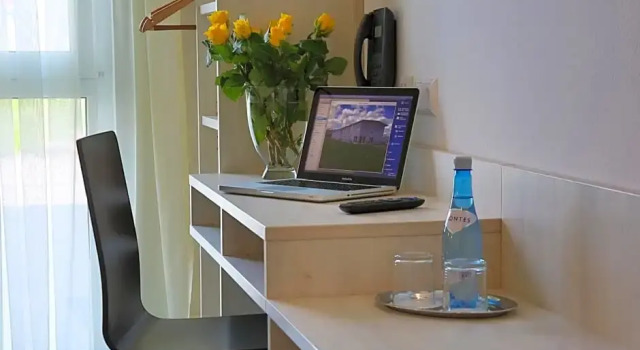 Hotel Traumfabrik, Забронировать Отель Отели земли Гессена 3 звезды, 3*