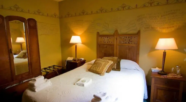 McMenamins Hotel Oregon, Đặt Khách sạn McMinnville Willamette Valley