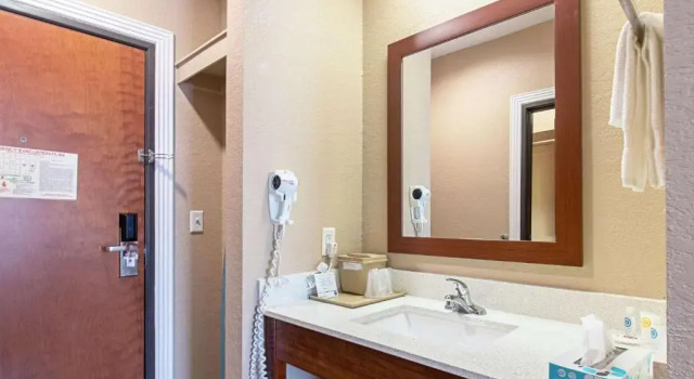 Люкс Comfort Inn & Suites Fredericksburg