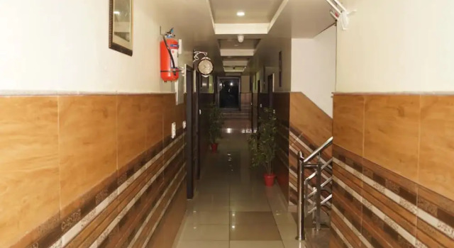 Goroomgo The Etiler Hotel, Забронировать Отель Отели Джамму и Кашмира с парковкой, Парковка