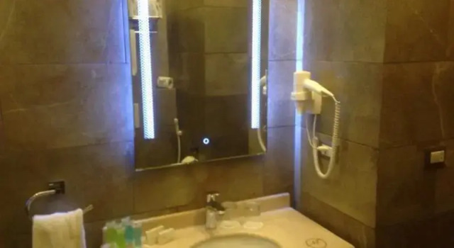 Одноместный клубный номер Standard с балконом Midtown Hotel & Suites