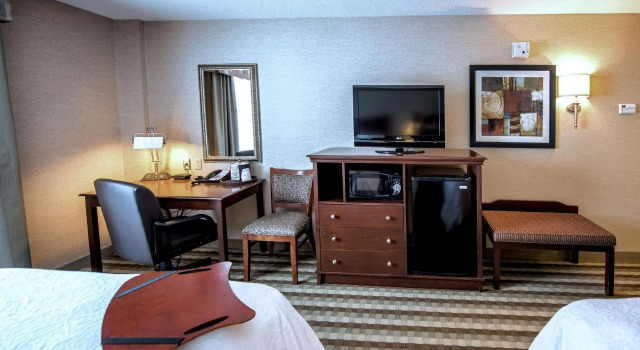Четырёхместный номер Standard Hampton Inn Presque Isle Maine