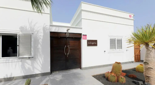 Casa Nublo - 3 Bedroom family villa - Great sea views from rooftop terrace