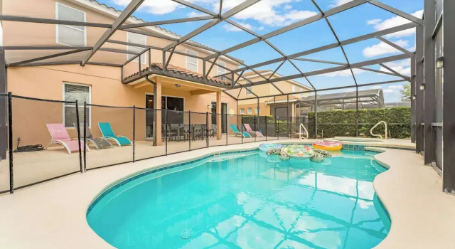 Solterra Bliss - Resort Stay for 13 w/ Pool, Hot Tub & Game Room, Забронировать Курортный отель Отели Давенпорт с парковкой, Парковка