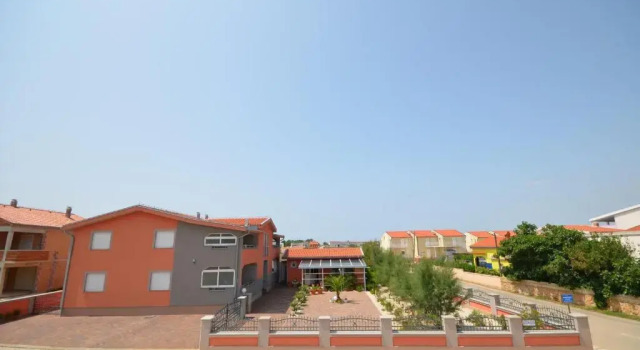 Apartments Komljen