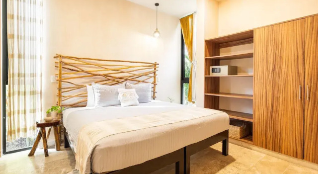 Luxury 2 Bedroom Suite Private Pool TL01