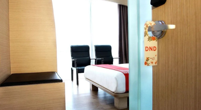 Capital O Business Hotel, Book Hotel Grogol Jakarta