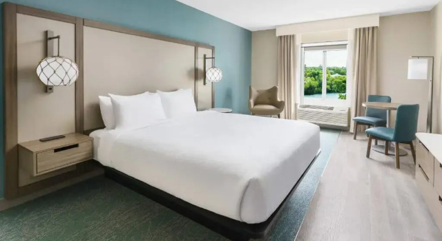 Номер Standard с видом на бассейн Fairfield by Marriott Inn & Suites Marathon Florida Keys