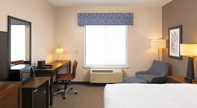 Одноместный люкс Hampton Inn San Jose Cherry Ave, CA