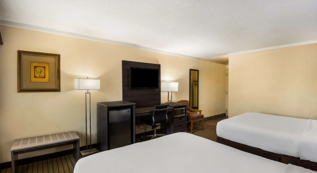 Четырёхместный номер Standard Best Western Prairie Inn & Conference Center