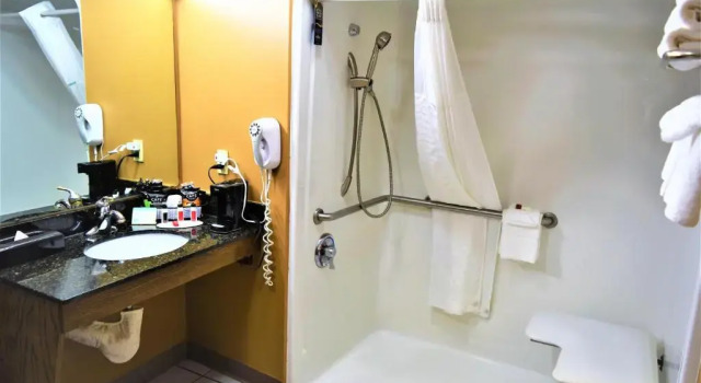 Номер Standard Baymont Inn and Suites - Forest City