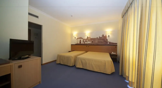 Трёхместный номер Standard с балконом Hotel Feira Pedra Bela