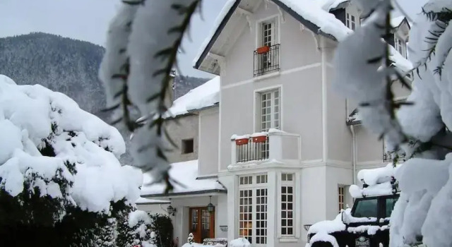 Villa Portillon - charming fountain garden villa, Забронировать Вилла Виллы Форкат, Вилла