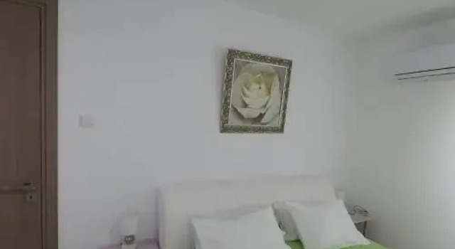 Luxury 2 Bed Apartment Next To the Beach