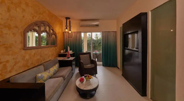 Люкс Luxury Royal Orchid Beach Resort & Spa, Goa