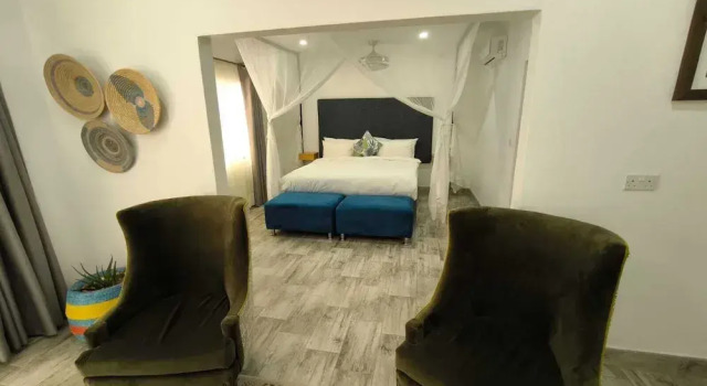 Room in Lodge - Luxury Suite in Zambezi Boutique Lodge 10