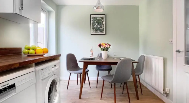 Wokingham - 2 Bed House with Garden, Rezervasyon Otel Wokingham Berkshire