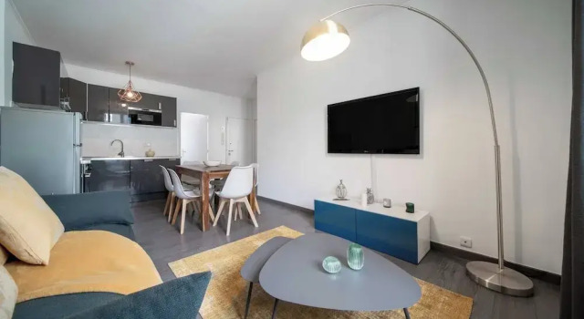 Beautiful Apartment in the City Center - 2br/6p - Cannes, Забронировать Апартаменты/квартира Отели Канн с парковкой, рядом с Le Croisette Casino Barriere de Cannes, Парковка