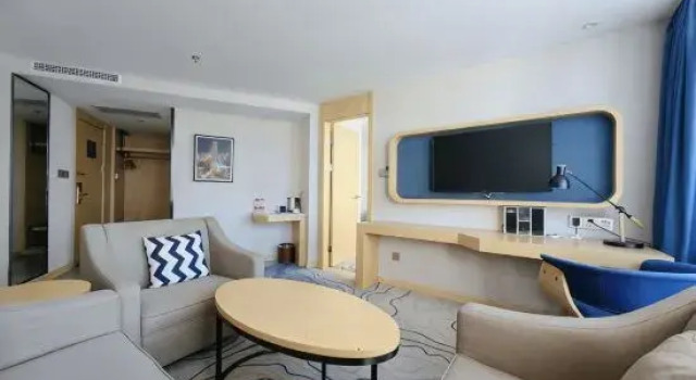 Семейный люкс с красивым видом из окна Tianjin Juchuan Business Hotel