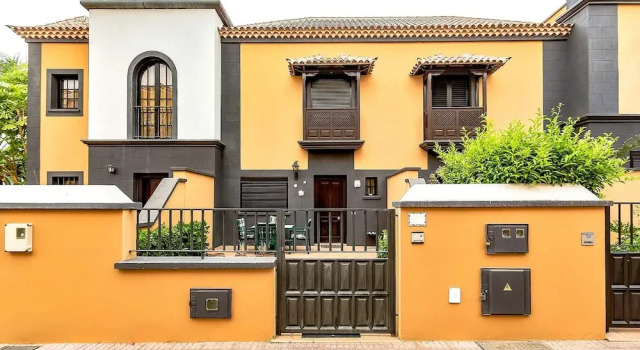 La Duquesa, Book Hotel Hotels in Tenerife with Parking, Parking