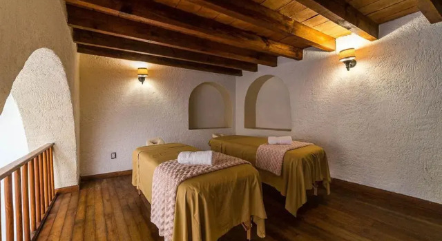 Люкс Mesón de la Merced Hotel Boutique, Patio & Spa