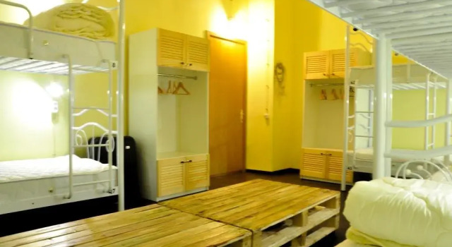 Gar'is Kyiv Factory Hostel, Rezervovat Hostel Hostely v Kyjev, Hostel