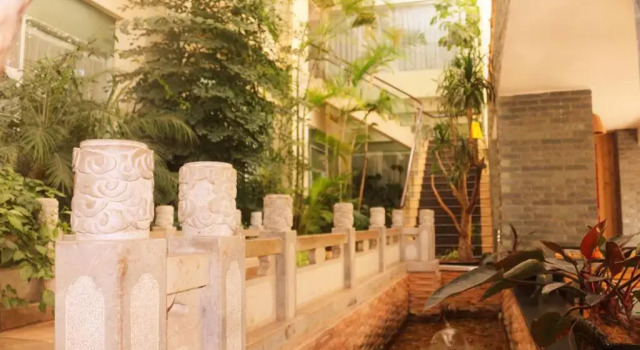 Kunming Jiong/Homes Garden Hotel, Rezerwuj Hotel Hotele w Kunming z parkingiem, Parking