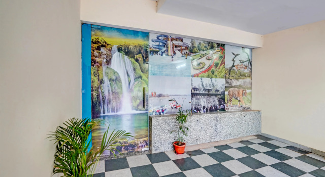 Super Hotel O by OYO Sector 52 Chandigarh ISBT Road Formerly Hari Residency, Забронировать Отель Отели Чандигарх 4 звезды, 4*