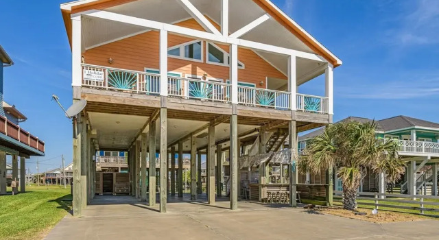 1 Holiday 4 Bedroom Home by RedAwning, Book Feriehus Bolivar Peninsula Houston