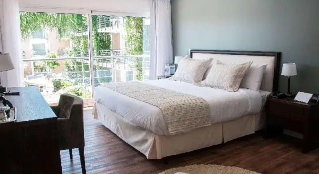 Четырёхместный номер Standard с красивым видом из окна Radisson Hotel Colonia del Sacramento
