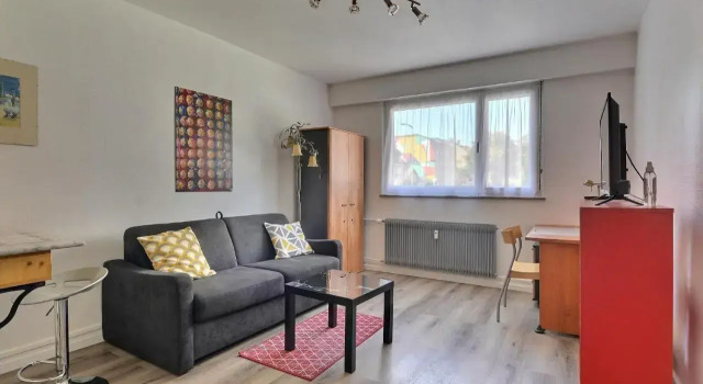 "Urbaine Budget" Studio calme avec Parking, Book Hotel  