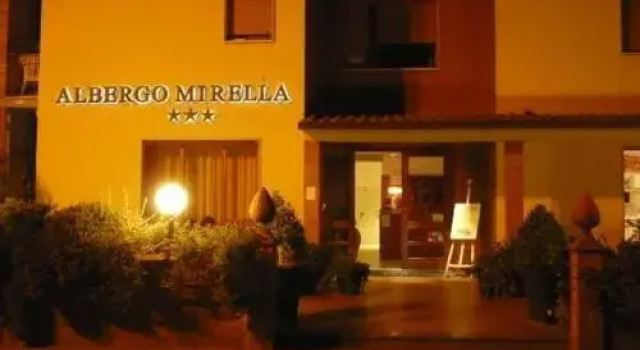 Hotel Mirella, Забронировать Отель Кастильоне-делла-Пеская Побережье Мареммы