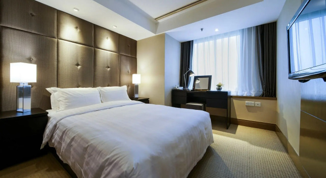 Jingguang Center Apartment Hotel