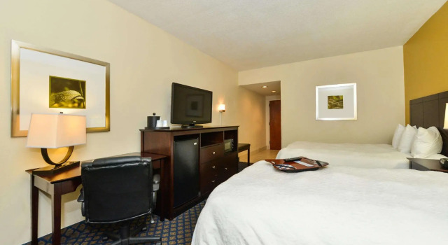 Четырёхместный номер Standard Hampton Inn by Hilton Petersburg Fort Lee