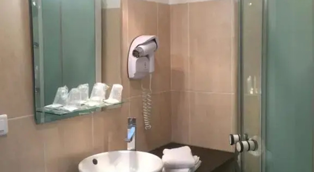 Четырёхместный номер Standard Hotel Restaurant Cousseau