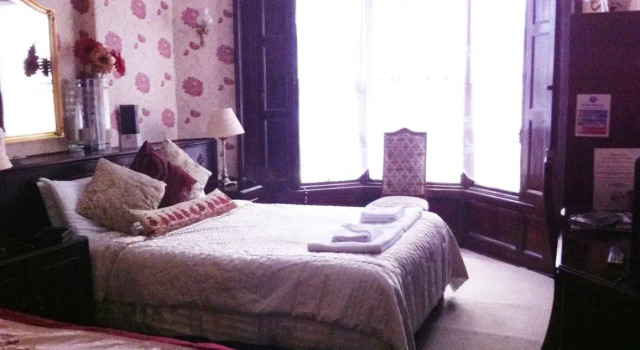Семейный номер Standard Georgian House Hotel