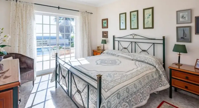 Beautiful 3-bed Villa in Faro Spool & Seaview, Забронировать Вилла Фару Nature Reserve Ria Formosa, рядом с Муниципальный рынок Фару