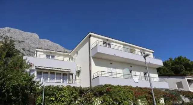 Bilin san apartments, Забронировать Апартаменты/квартира Апартаменты Башка-Вода, рядом с Памятник Св. Николаю, Апартаменты/квартира