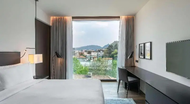Двухместный номер Deluxe Hilton Lake Como