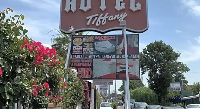 Hotel Tiffany, Book Hotel Varcaturo Campania