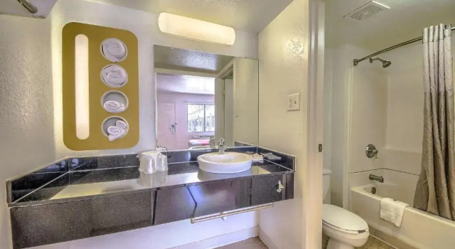 Четырёхместный номер Standard Motel 6 San Antonio, TX - Fiesta
