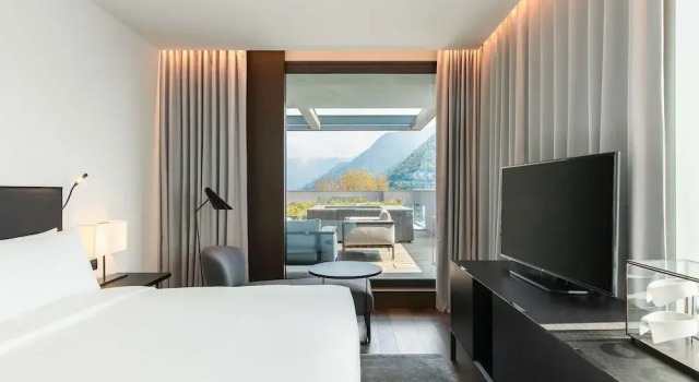 Люкс Rooftop Superior Hilton Lake Como