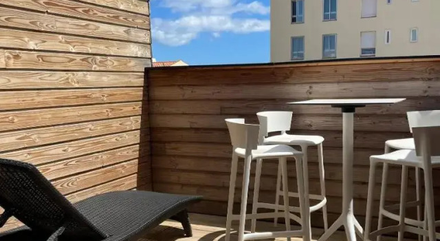 Czteroosobowy rodzinny suite i balkonem i z widokiem na morze Ezz'Hotel