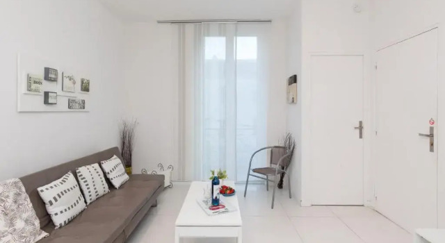 Nature 2 pièces 3 étoiles calme plein centre cannes 5 mn des plages et Palais, Забронировать Апартаменты/квартира Отели Канн с парковкой, рядом с Le Croisette Casino Barriere de Cannes, Парковка