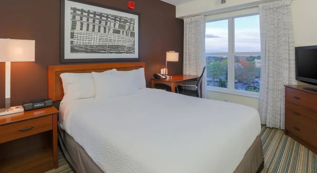 Люкс Courtyard by Marriott Potomac Mills Woodbridge