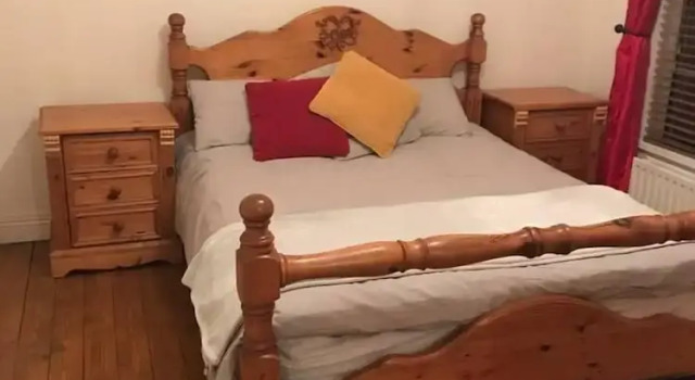 Cosy Urban 3-bedroom Terraced House in Derry, Забронировать Отель Отели Лондондерри 3 звезды, рядом с The River Faughan, 3*